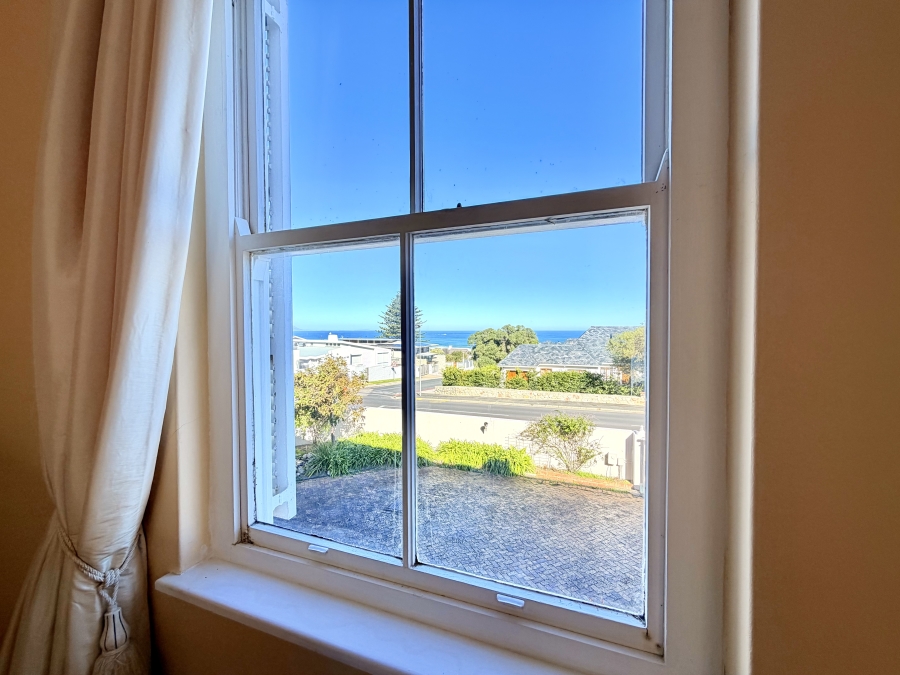 4 Bedroom Property for Sale in Voelklip Western Cape